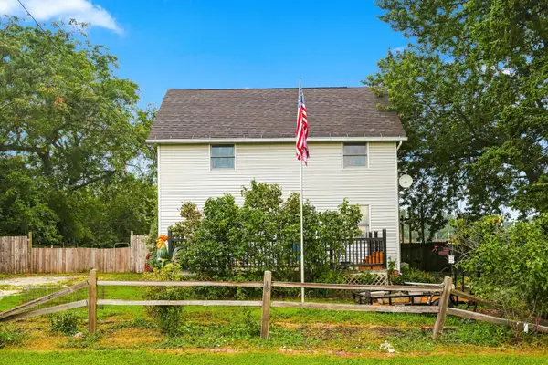 402 S 1st Street, Alpha, IL 61413