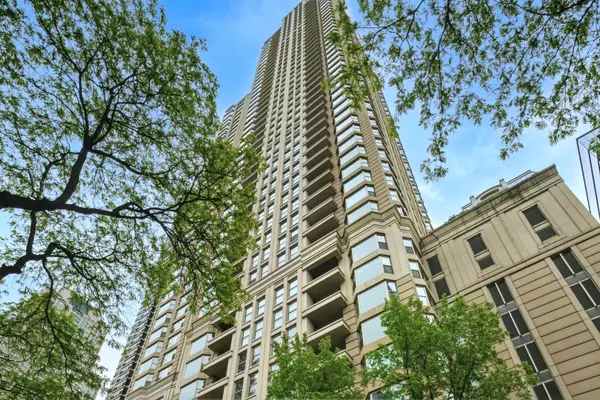 25 E Superior Street #1801, Chicago, IL 60611