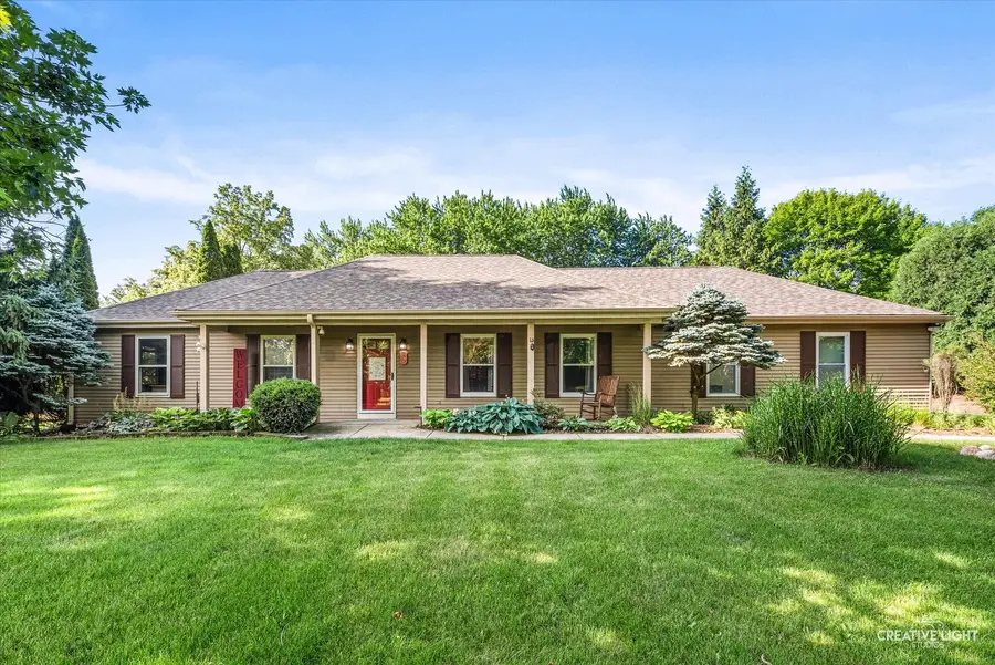 44W043 Fox Wilds Drive, Saint Charles, IL 60175 - #3