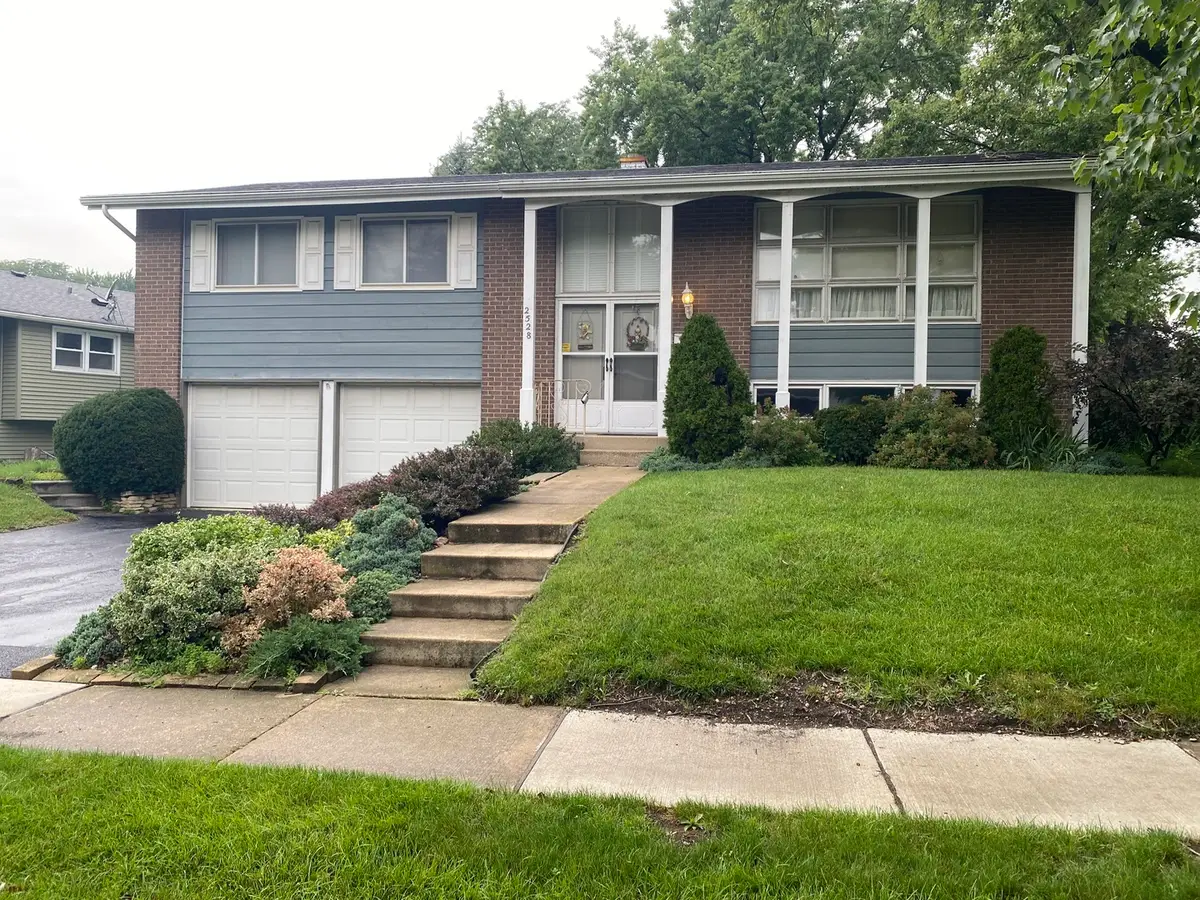 2528 Jackson Drive, Woodridge, IL 60517 - #1