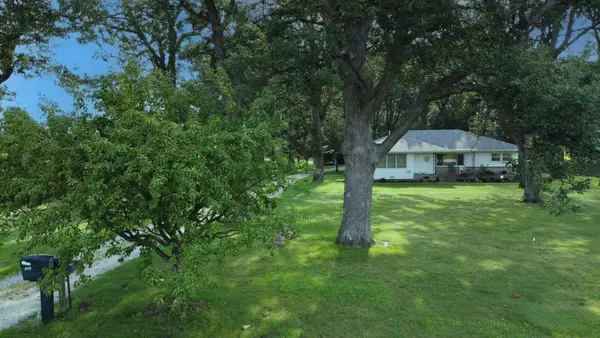 2214 N State Route 1, Watseka, IL 60970