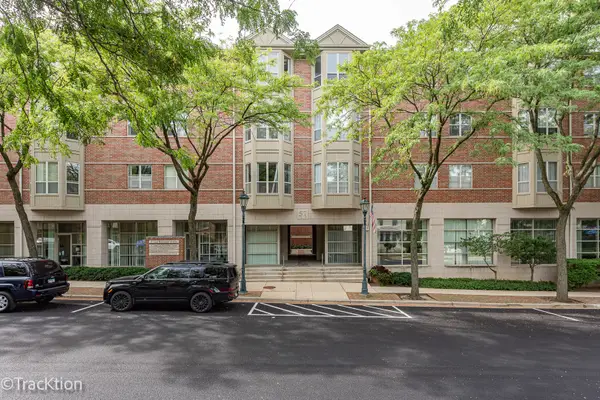 57 E Hattendorf Avenue #210, Roselle, IL 60172