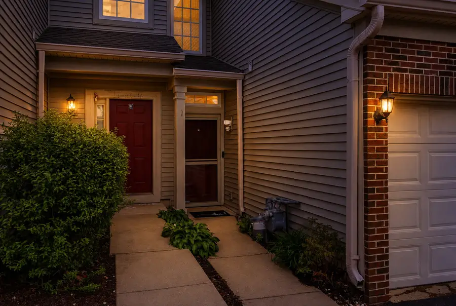 394 Jamestown Court, Aurora, IL 60504 - #2