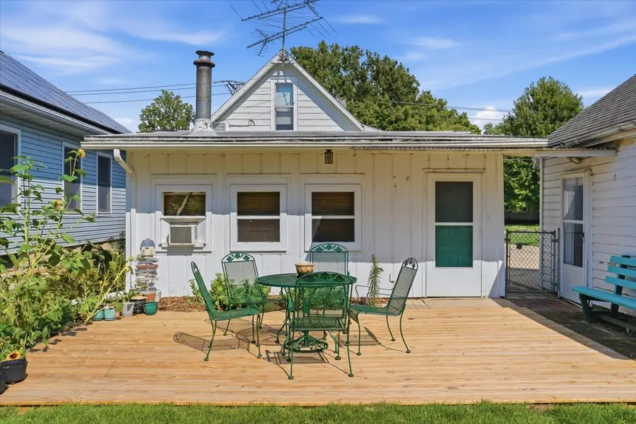 709 Institute Boulevard, Dixon, IL 61021 - #2