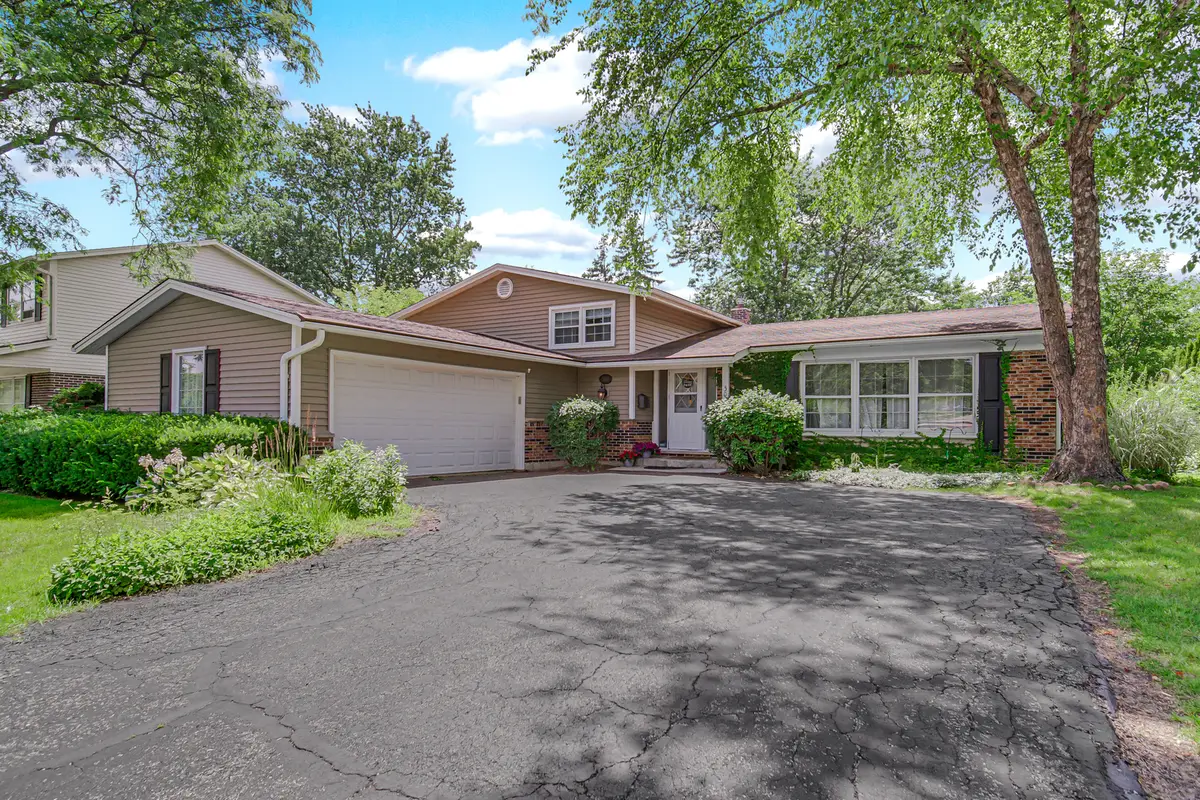 3010 N Kennicott Avenue, Arlington Heights, IL 60004 - #1