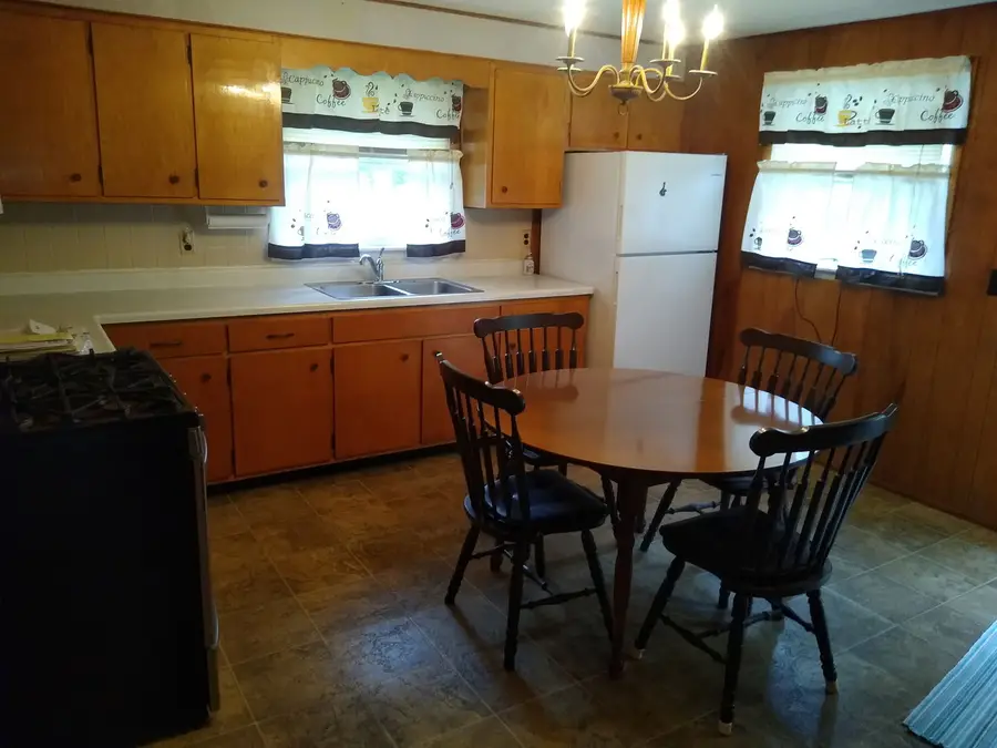 54 North Street, New Burnside, IL 62967 - #3
