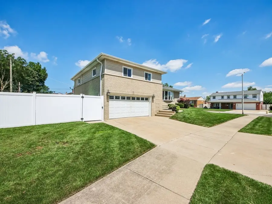1580 Grant Avenue, Melrose Park, IL 60160 - #2