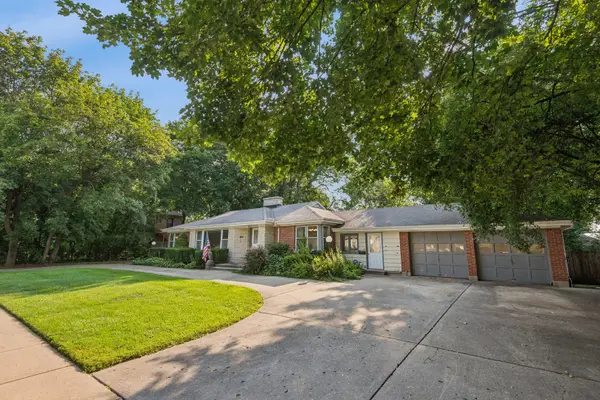 412 Dundee Avenue, Barrington, IL 60010