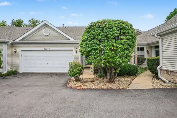 13240 S Bayberry Lane, Plainfield, IL 60544
