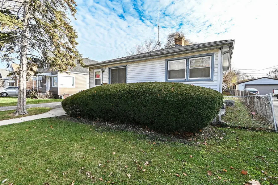 629 S Fulton Avenue, Waukegan, IL 60085 - #3