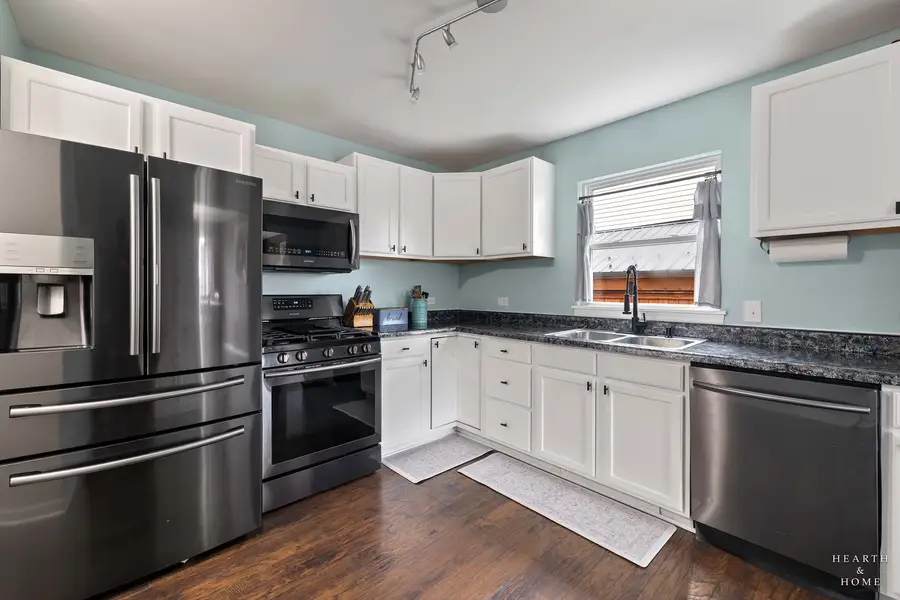 422 Stewart Avenue, Woodstock, IL 60098 - #3
