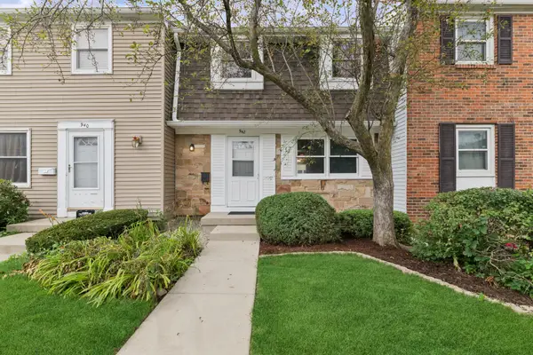 942 Cardiff Court, Schaumburg, IL 60194
