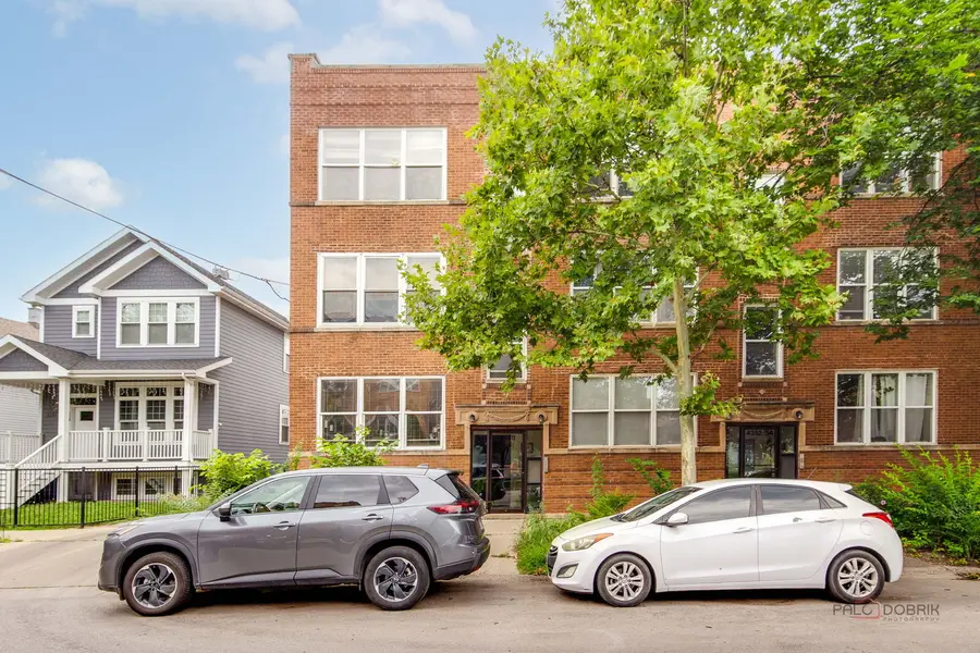 4348 N Sacramento Avenue #3, Chicago, IL 60618 - #3