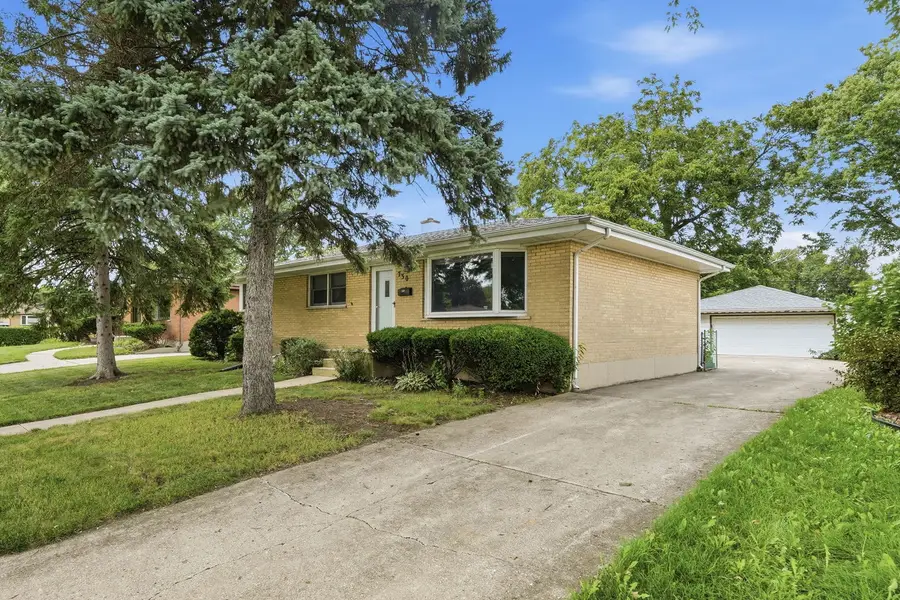 730 W Beach Drive, Addison, IL 60101 - #2