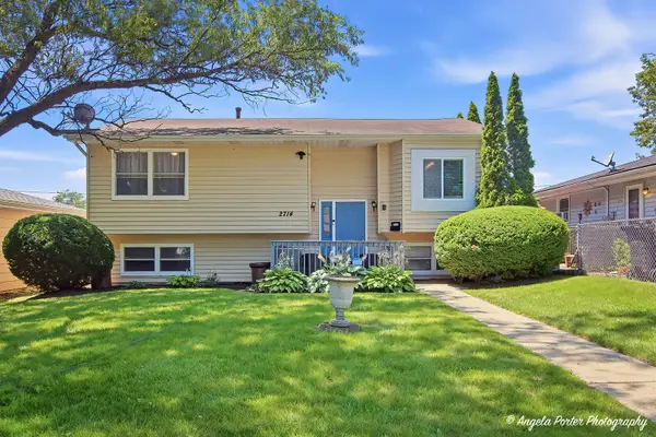 2714 Gilead Avenue, Zion, IL 60099