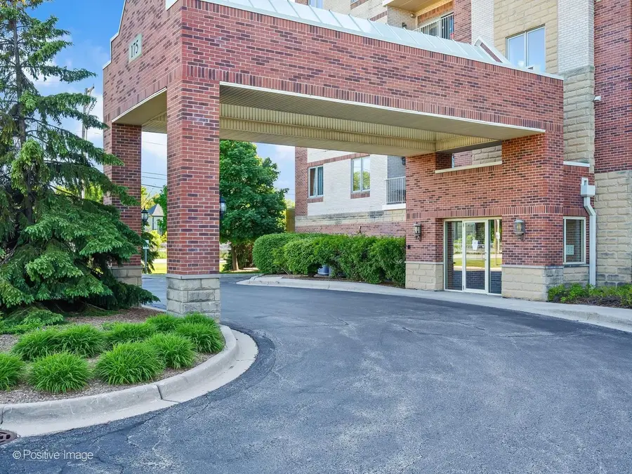 175 W Brush Hill Road #104, Elmhurst, IL 60126 - #3