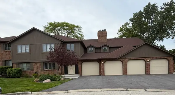 7930 W Lakeview Court #1B, Palos Heights, IL 60463