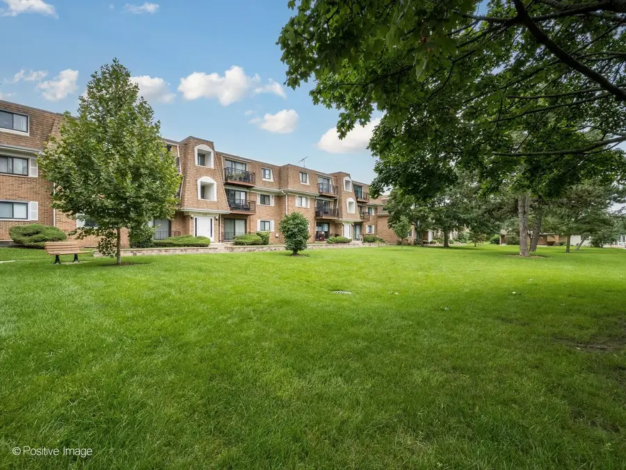 4136 Cove Lane #E, Glenview, IL 60025 - #2