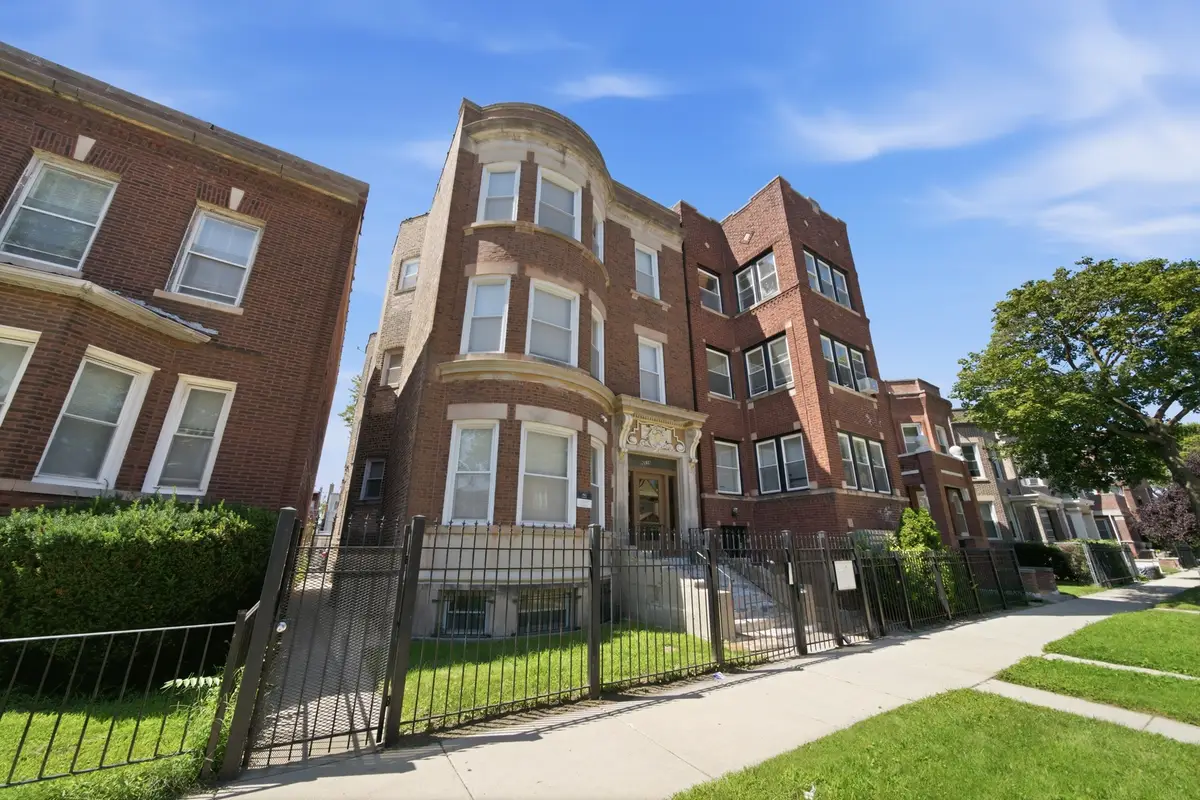 6638 S Woodlawn Avenue, Chicago, IL 60637 - #1