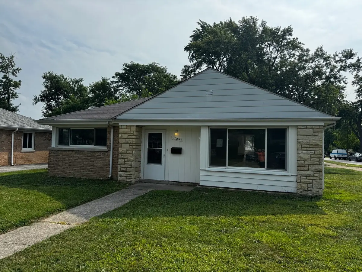 17609 Roosevelt Avenue, Homewood, IL 60430 - #1