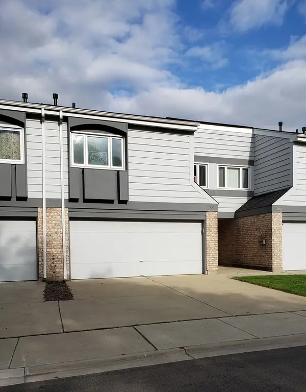 227 Lakeshore Lane, Bloomingdale, IL 60108