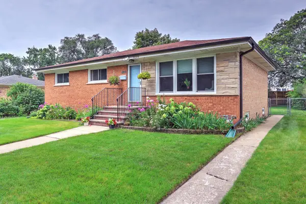 9648 N Kostner Avenue N, Skokie, IL 60076