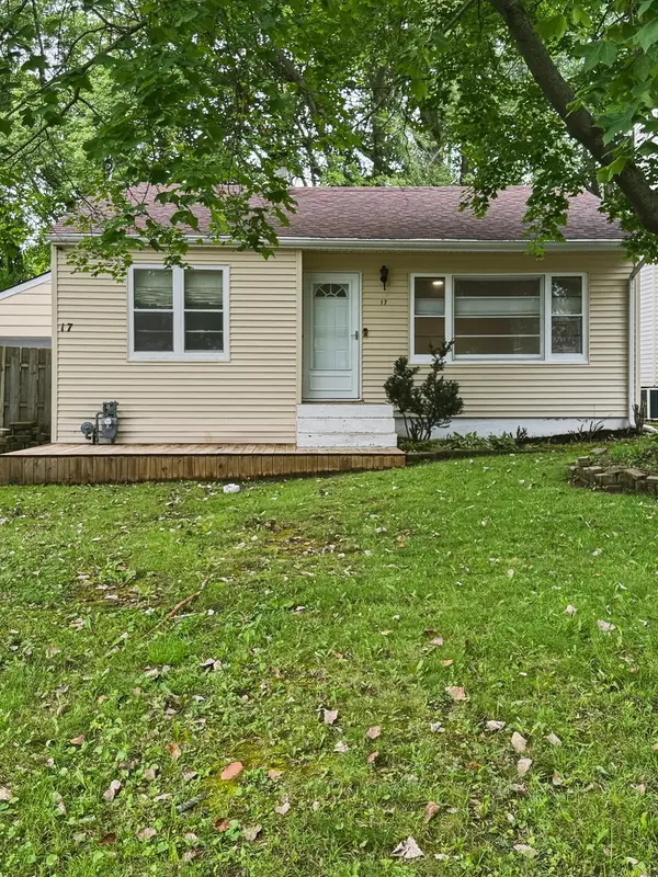 17 Indian Trail, Lake In The Hills, IL 60156