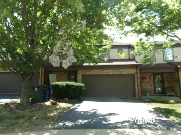 11 Oxford Court, Algonquin, IL 60102