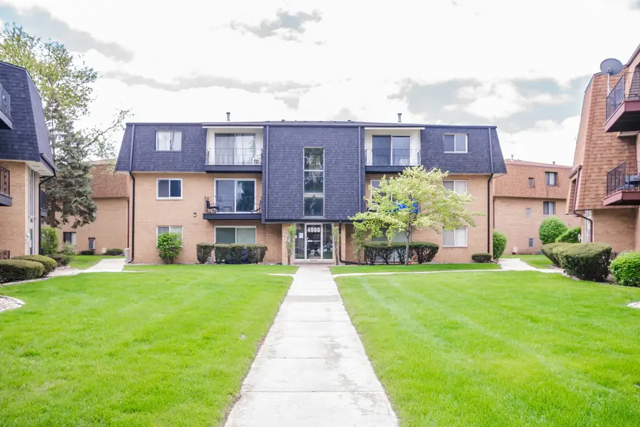 4917 W 109th Street #301, Oak Lawn, IL 60453 - #2
