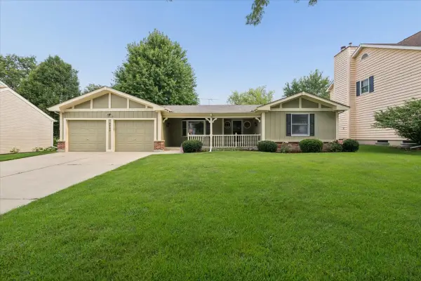 2440 Harbor Court, Aurora, IL 60504