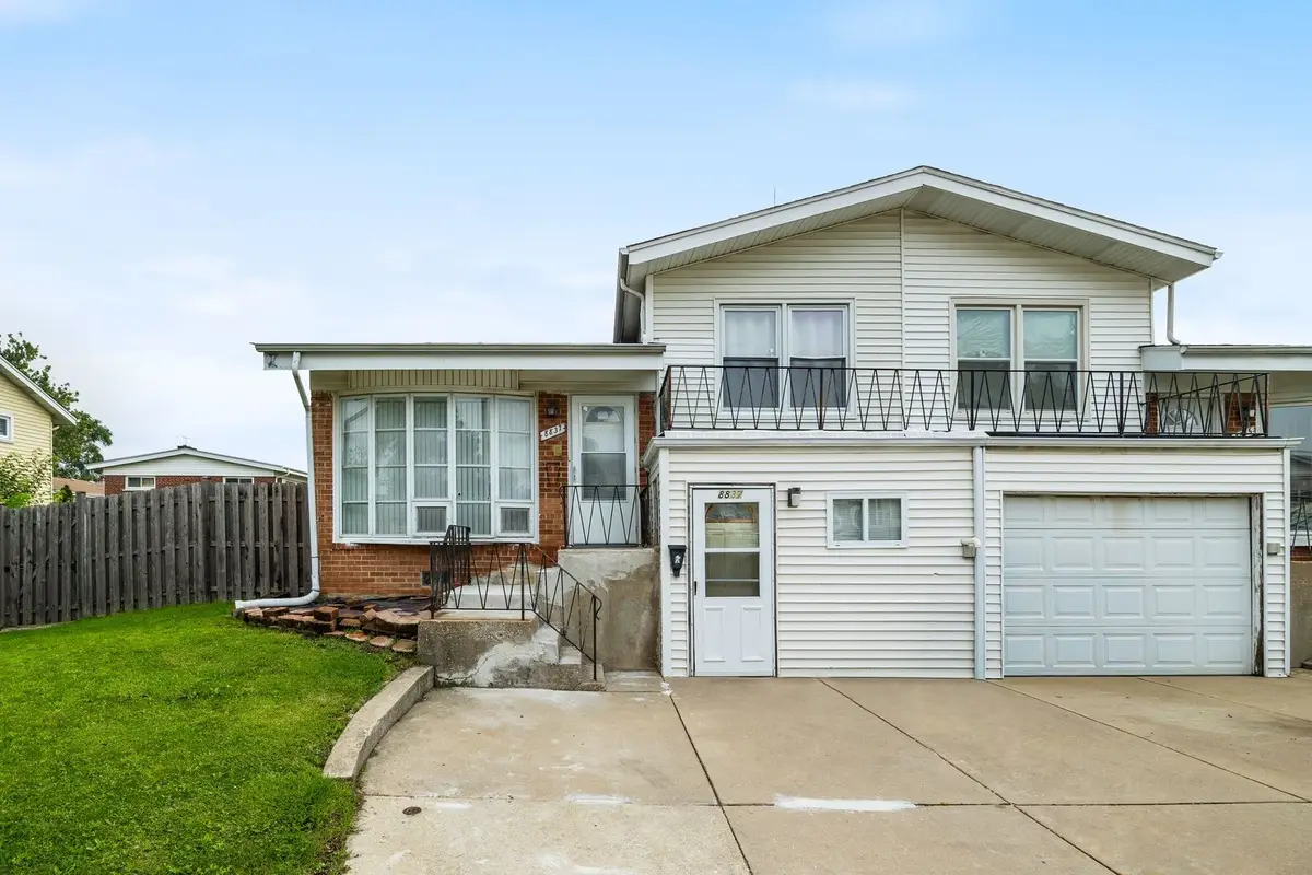 8837 Robin Drive, Des Plaines, IL 60016 - #1