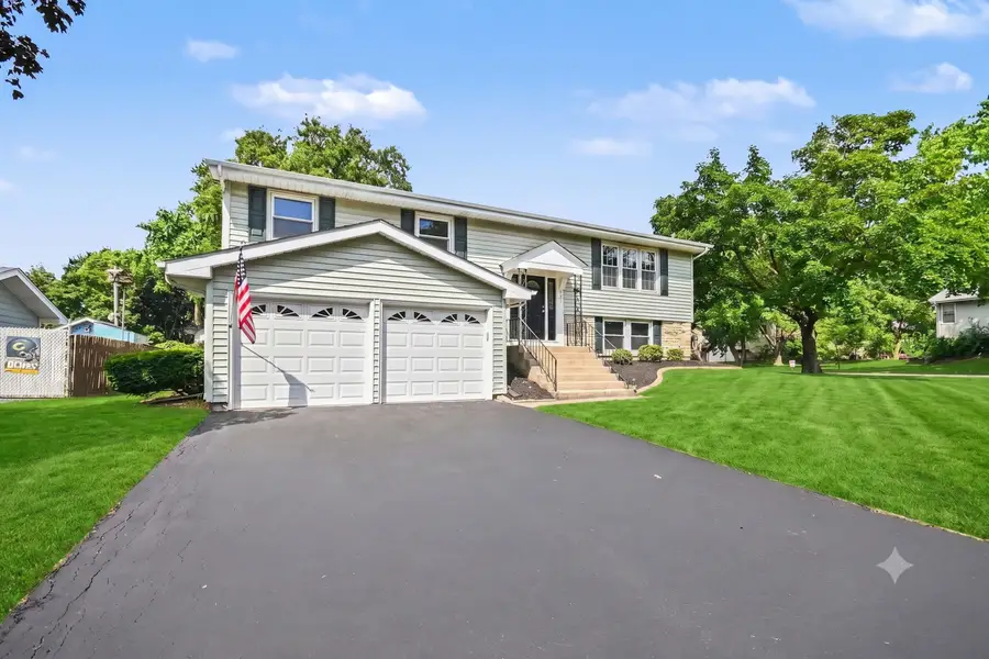 101 S Lancaster Drive, Bolingbrook, IL 60440 - #3