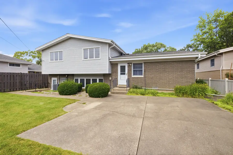 461 Dorothy Drive, Des Plaines, IL 60016 - #3