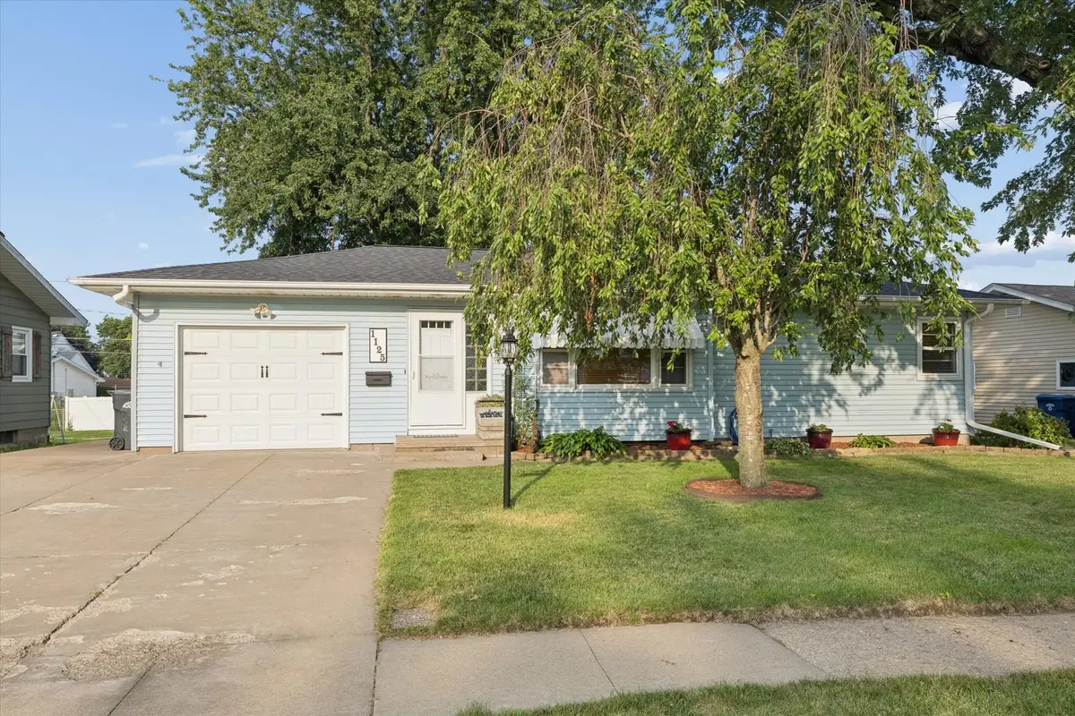 1125 Galbraith Drive, Clinton, IA 52732 - #1