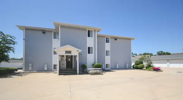 3170 W Monroe Street #112, Waukegan, IL 60085