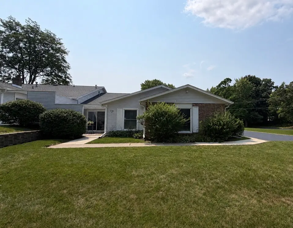 3150 W Carthage Drive #4, Freeport, IL 61032 - #1