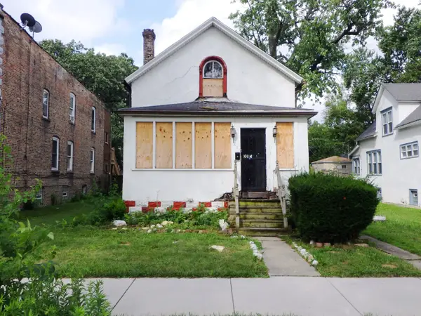 10114 S Winston Avenue, Chicago, IL 60643