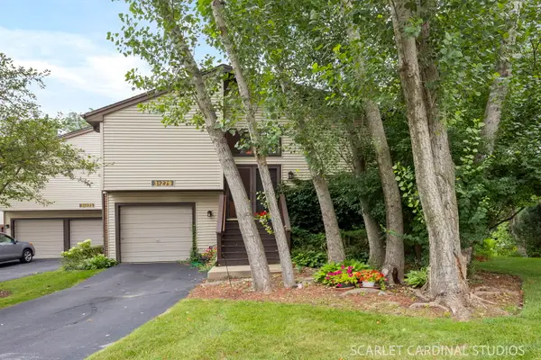 3S279 Briarwood Drive, Warrenville, IL 60555