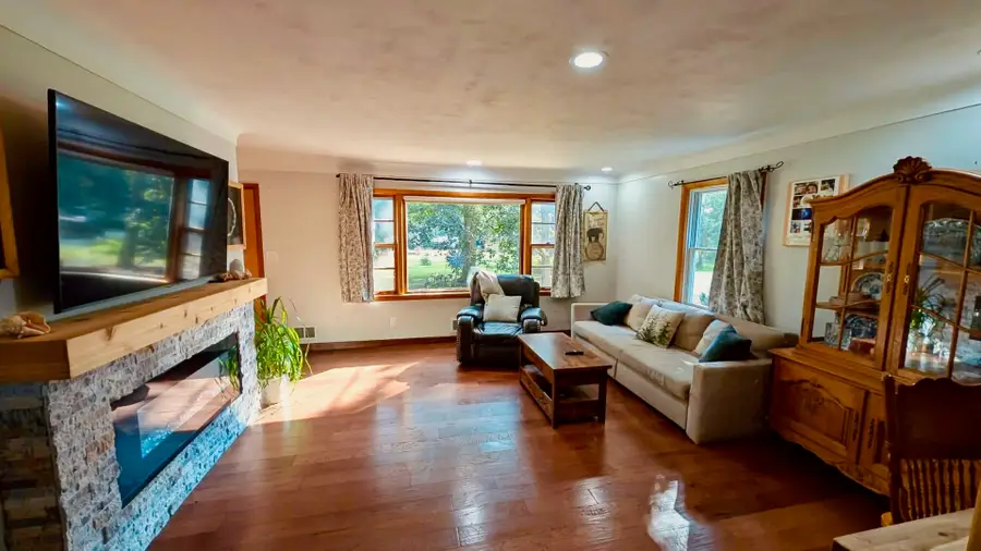 10381 Montague Road, Winnebago, IL 61088 - #2