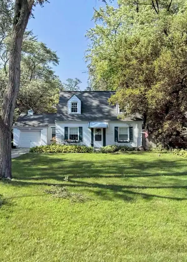 302 E Clarendon Street, Prospect Heights, IL 60070