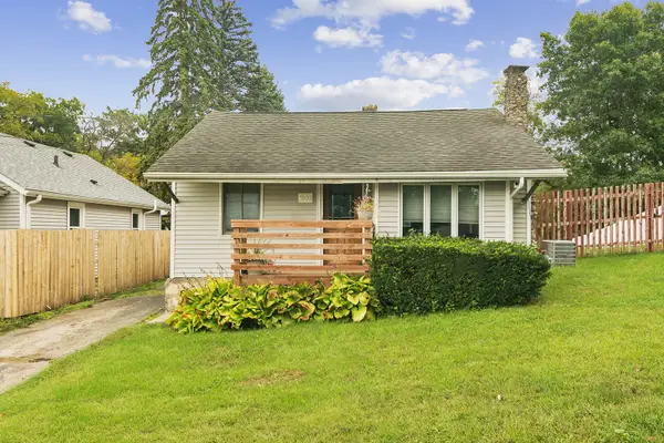 5506 E Lake Shore Drive, Wonder Lake, IL 60097