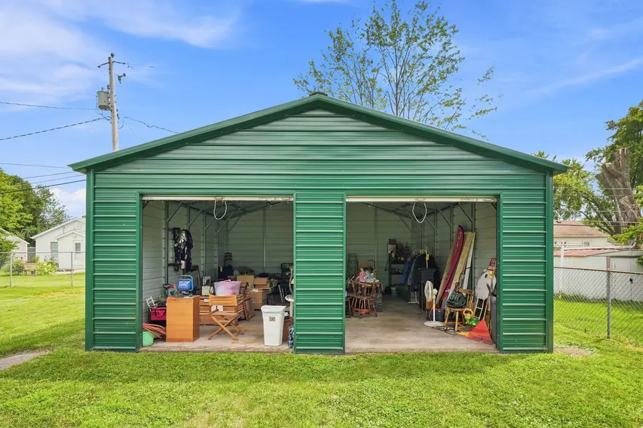 332 32nd Avenue, East Moline, IL 61244 - #2