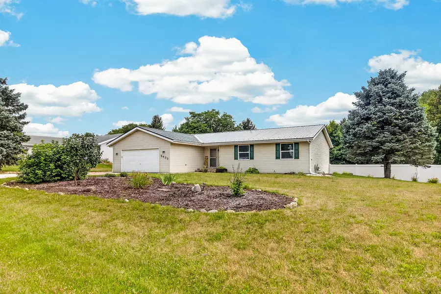 6439 Prairie Flower, Roscoe, IL 61073 - #2