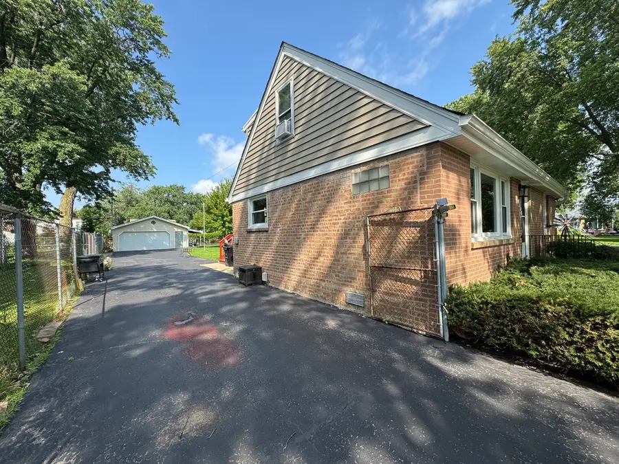 6806 Maple Court, Bridgeview, IL 60455 - #2