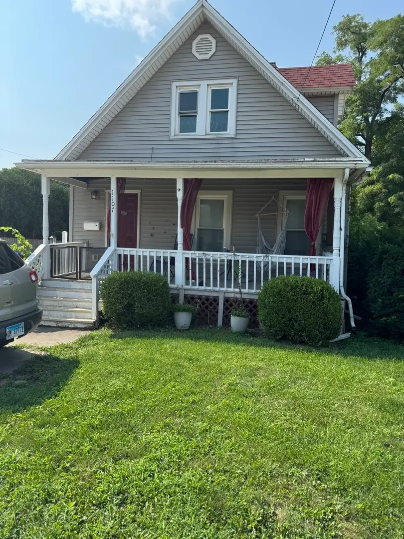 1107 E Washington Street, Bloomington, IL 61701 - #1