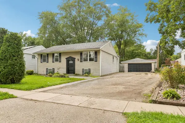 875 Larkdale Row, Wauconda, IL 60084