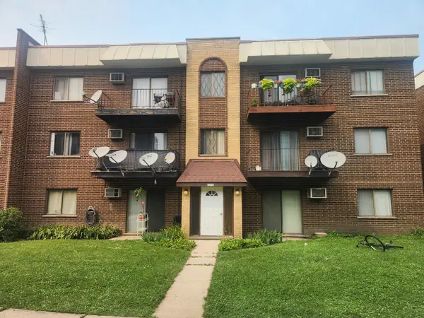 10423 Dearlove Road #2, Glenview, IL 60025