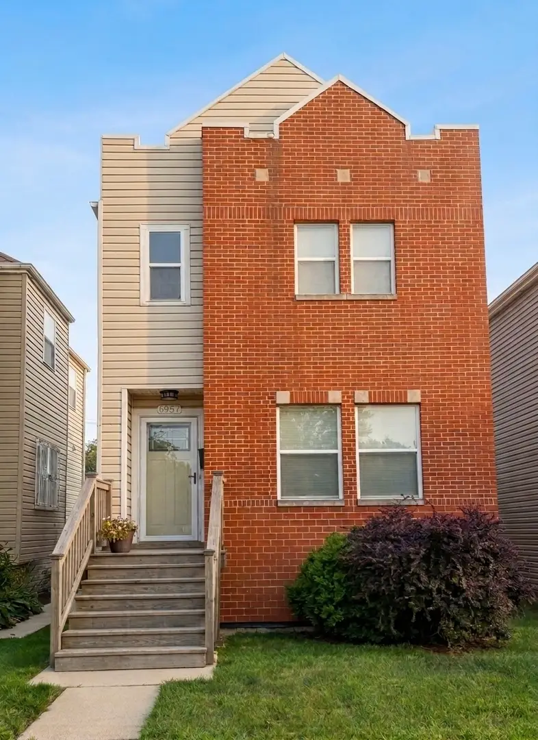 6957 S East End Avenue, Chicago, IL 60649 - #1