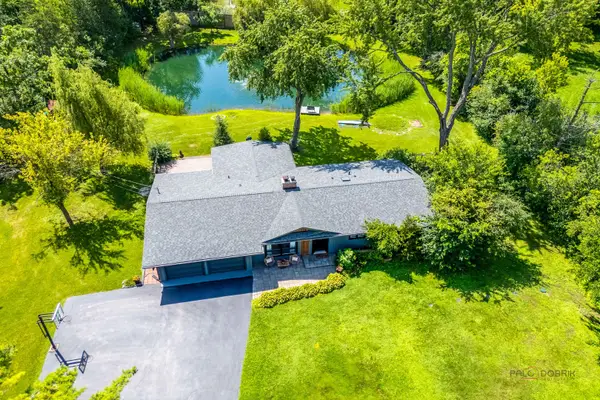 83 Wildwood Drive, Barrington, IL 60010