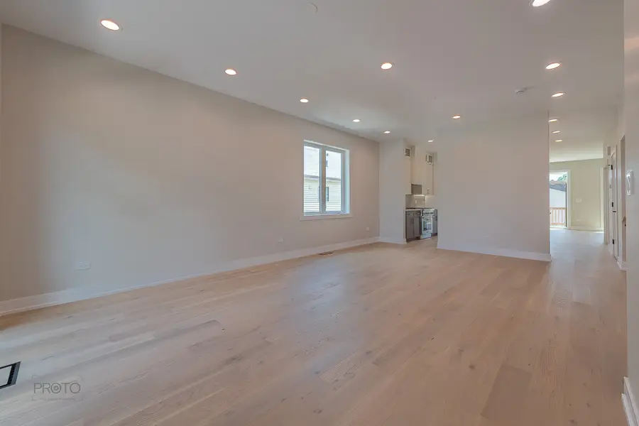 4945 W Berenice Avenue, Chicago, IL 60641 - #2